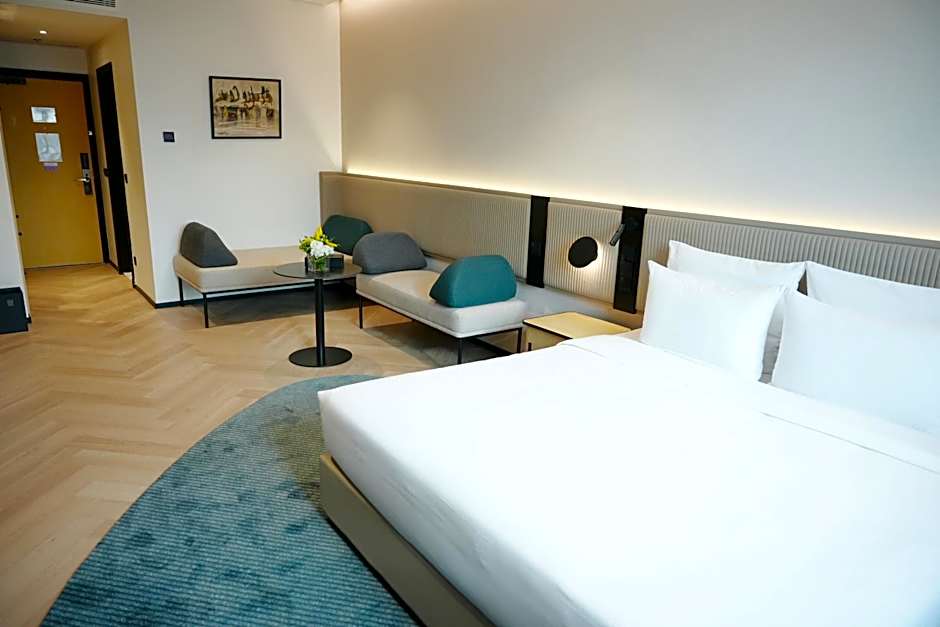 Photo 1 of 15 of Superior 1 Queen Bed