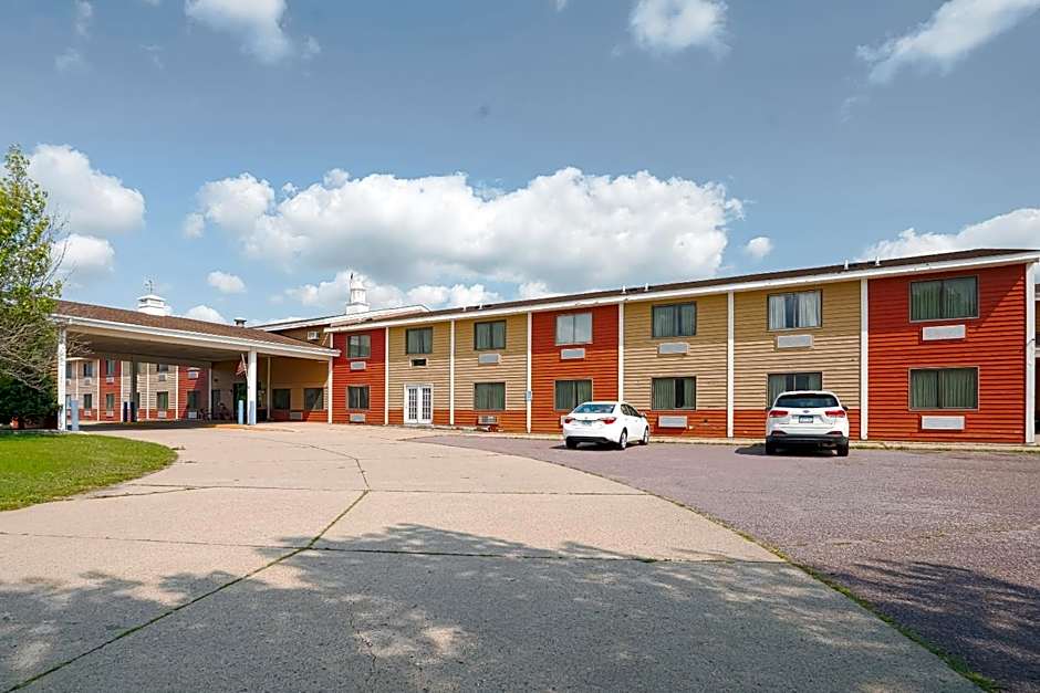 OYO Hotel Redwood Falls near Jackpot Casino