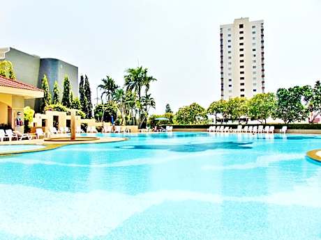 Sea View Beachfront Condos Pattaya Jomtien Beach