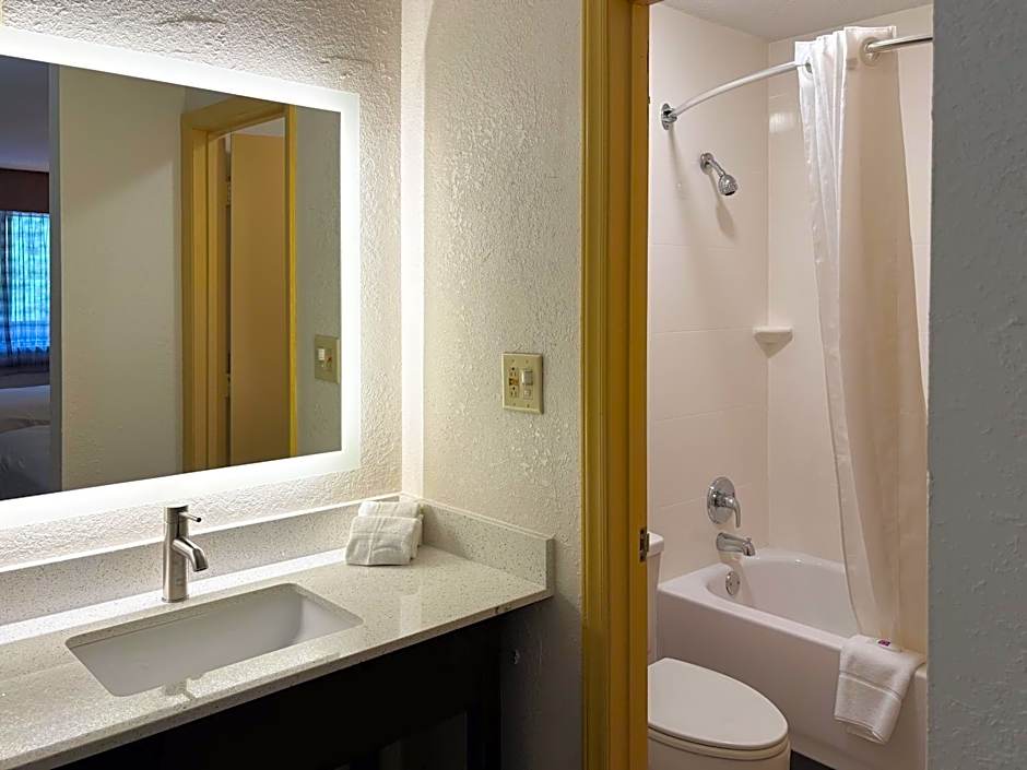 Motel 6 Charlotte, NC Northlake