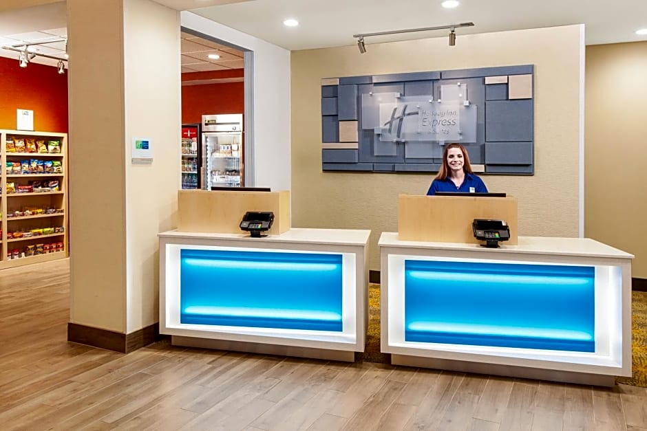 Holiday Inn Express & Suites Sandusky By IHG