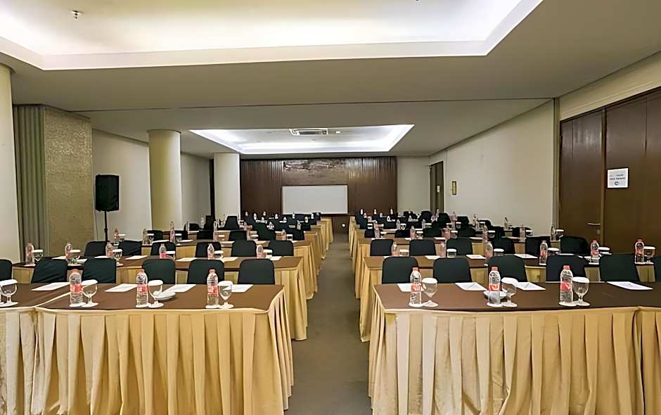 Horison Ultima Ratu Serang