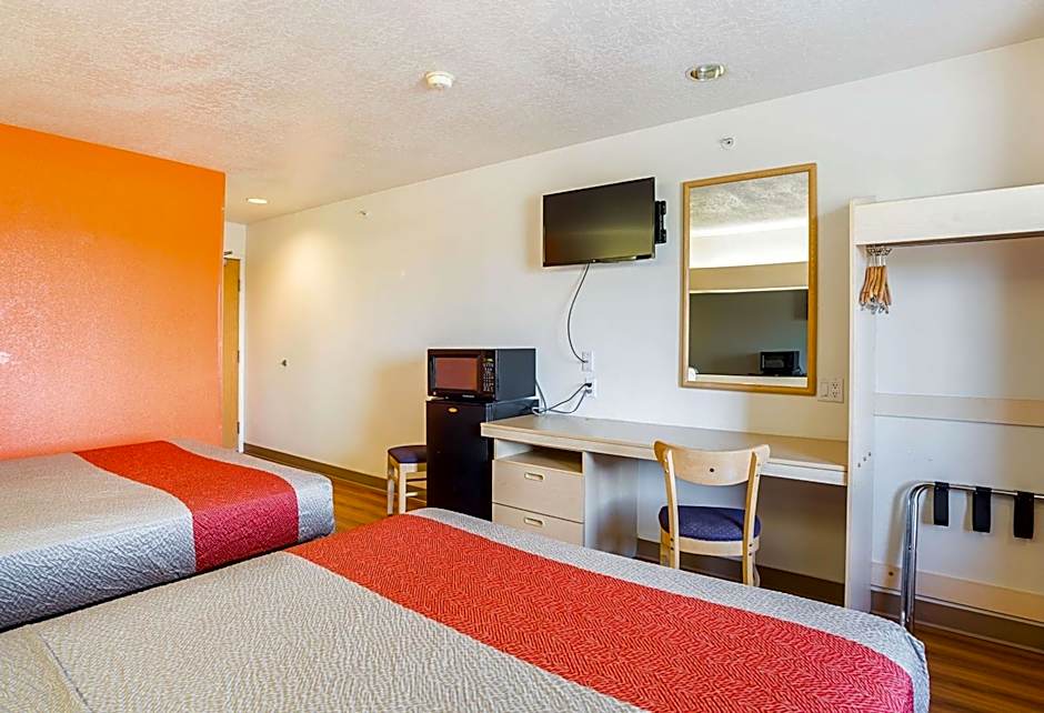 Motel 6-Bernalillo, NM