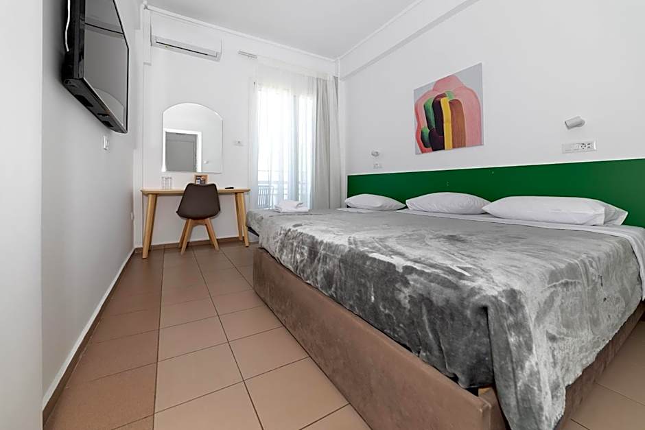 Zdjęcie 1 z 13 — 1 Double Bed, Sea View