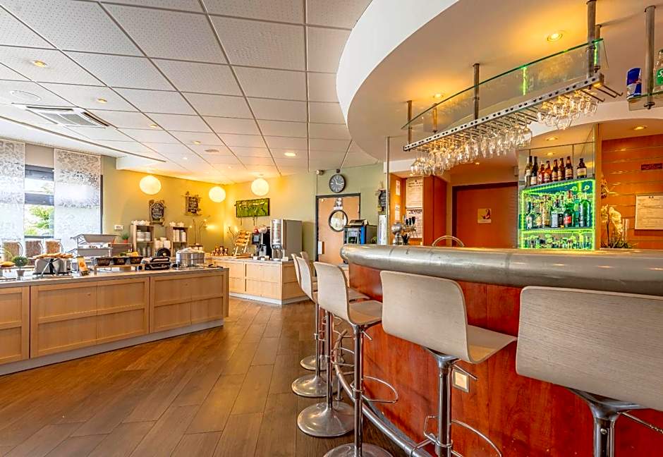 B&B HOTEL Calais Terminal Cité Europe 4 étoiles