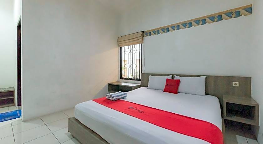 RedDoorz near Taman Kota Lapang Merdeka Sukabumi
