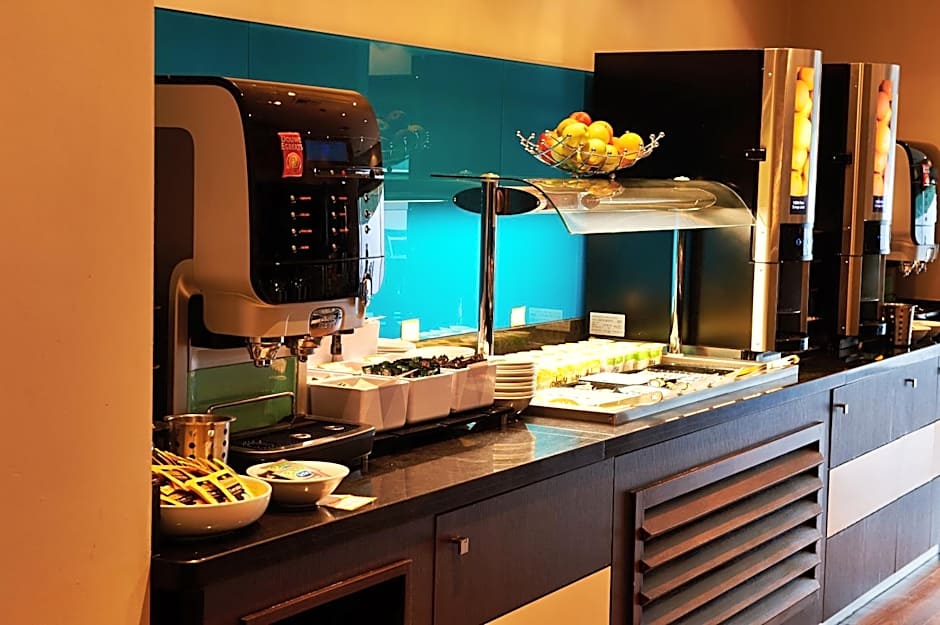 Holiday Inn Express Manchester Airport By IHG