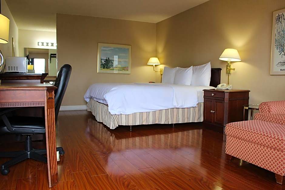 Days Inn & Suites by Wyndham Sunnyvale