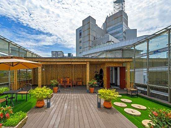 Yisu Impression Hotel (Ningbo Tianyi Square chenghuangmiao station)