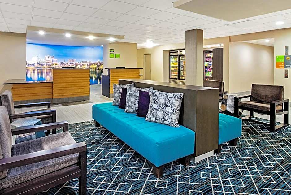 La Quinta Inn & Suites by Wyndham New Cumberland Harrisburg