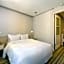 Yomi Hotel - ShuangLian MRT