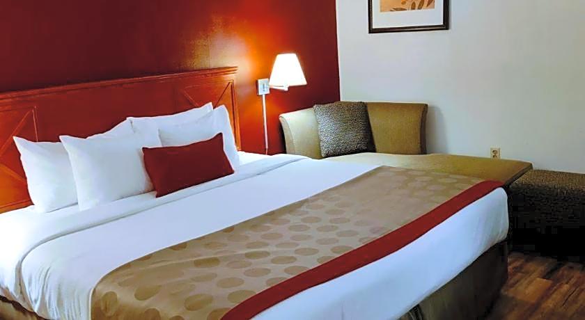 Ramada by Wyndham Albert Lea