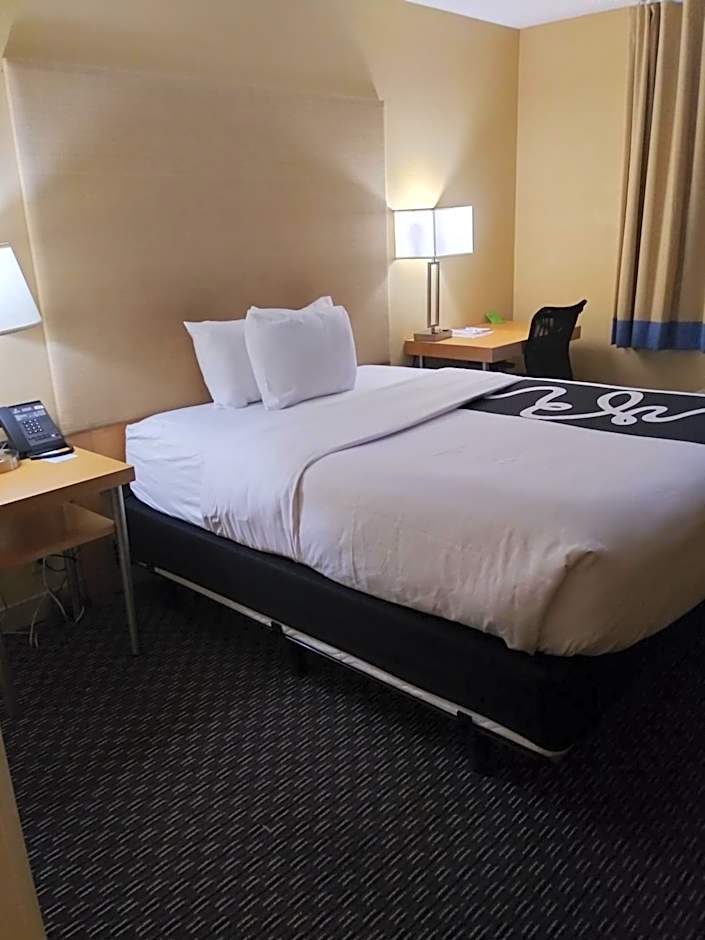 La Quinta Inn & Suites by Wyndham West Palm Beach Airport