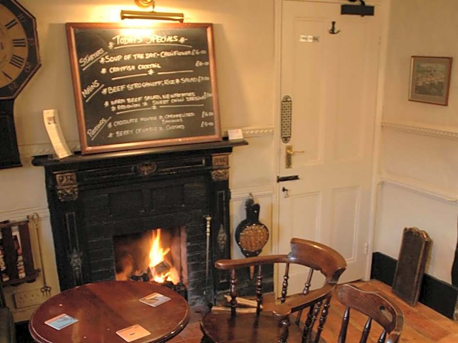 The Red Lion Hinxton