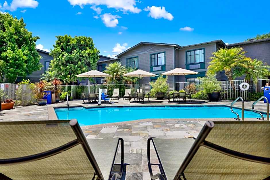 Holiday Inn Express & Suites Carpinteria By IHG