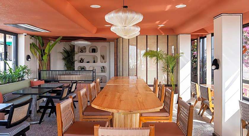 The Red Pier - My Downtown Hotels