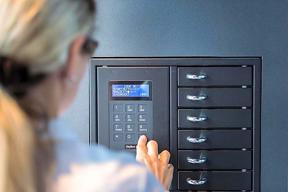 Hotel one66 (free parking garage)