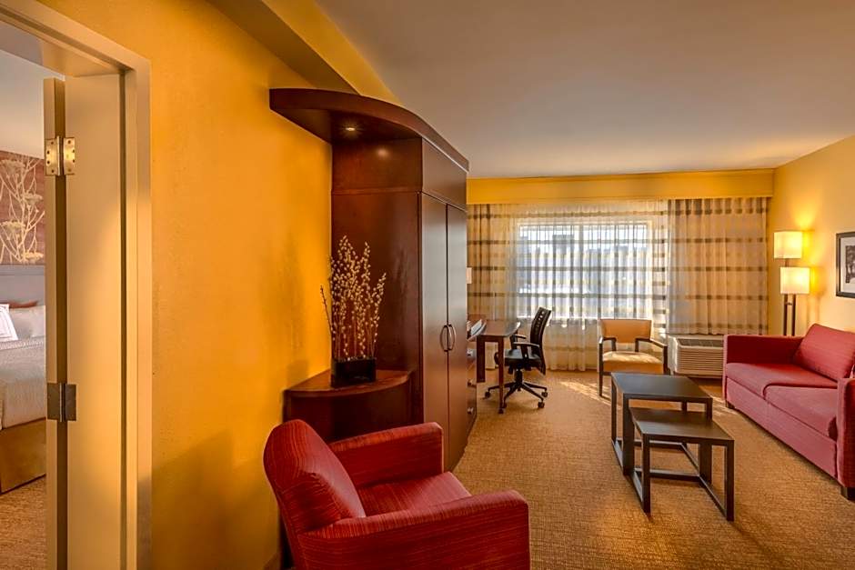 Courtyard by Marriott Charleston Downtown/Civic Center