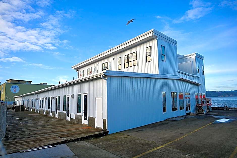 Bowline Hotel