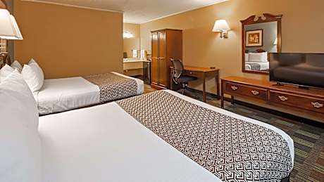 2 Queen Beds, Non-Smoking, Microwave And Refrigerator, High Speed Internet Access, Full Breakfast
