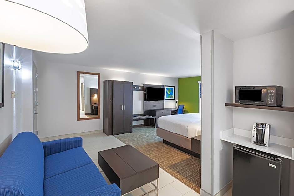 Holiday Inn Express & Suites Baton Rouge East By IHG