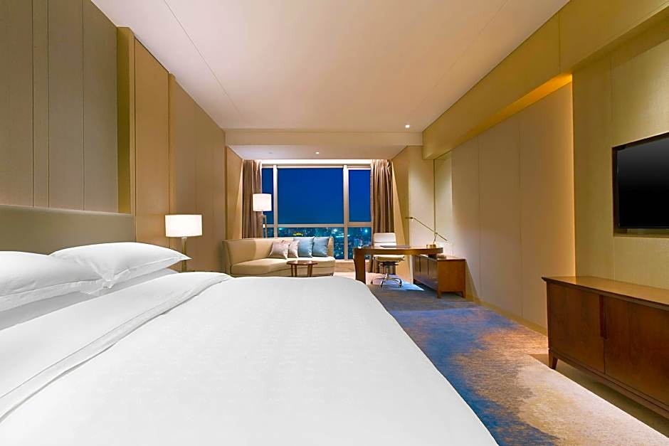 Sheraton Zhanjiang Hotel