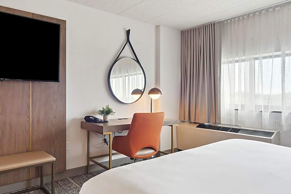 Crowne Plaza Lansing