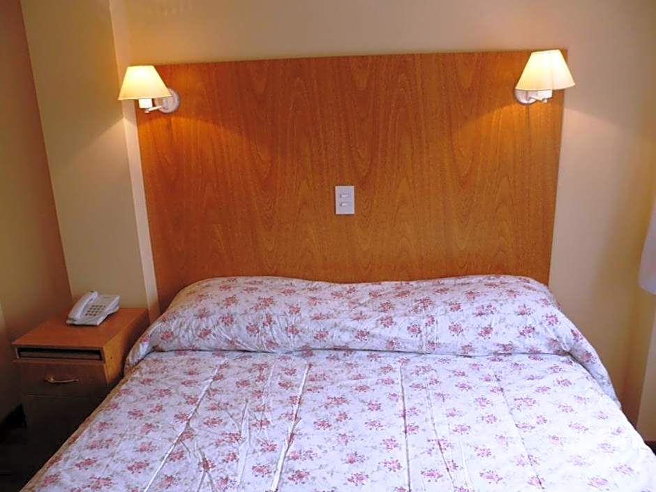 Juramento de Lealtad Townhouse Hotel