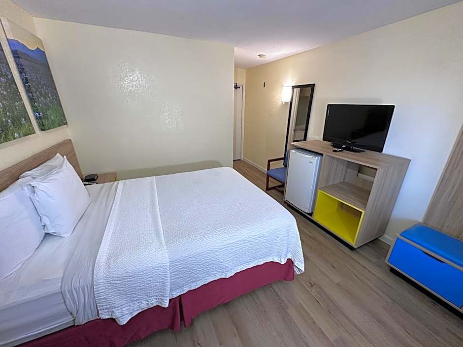 Days Inn by Wyndham San Marcos