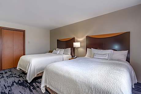 Room, 2 Queen Beds (Mobility/Hearing Accessible, Tub)