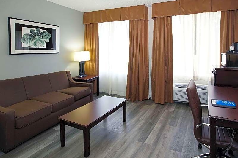 Best Western Paramus Hotel & Suites