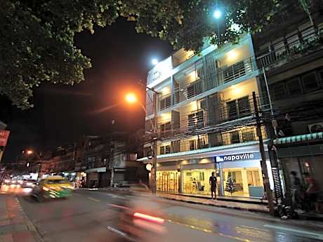 Napaville Huai Khwang Hostel