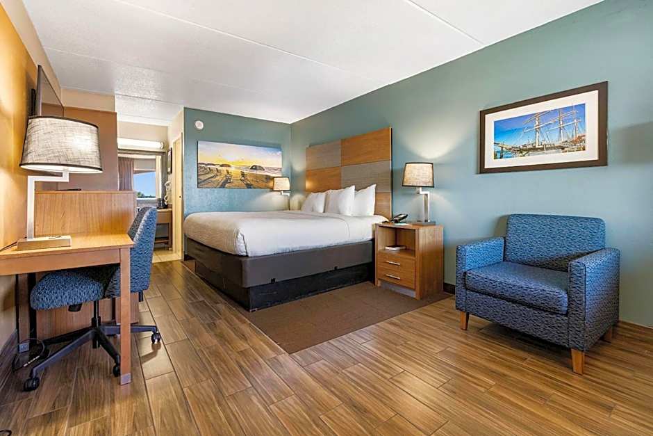 Clarion Pointe Galveston - Beachfront