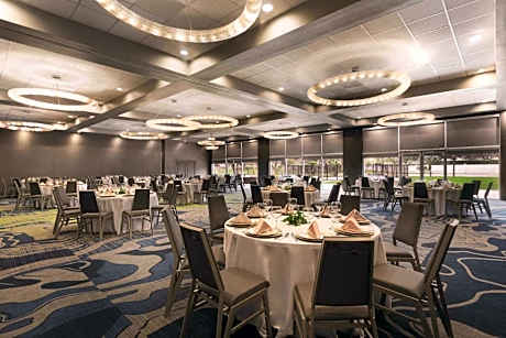 McAllen Grand Plaza Hotel - Alojamientos en MCALLEN