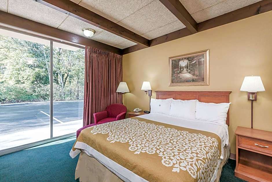 Days Inn by Wyndham Niles