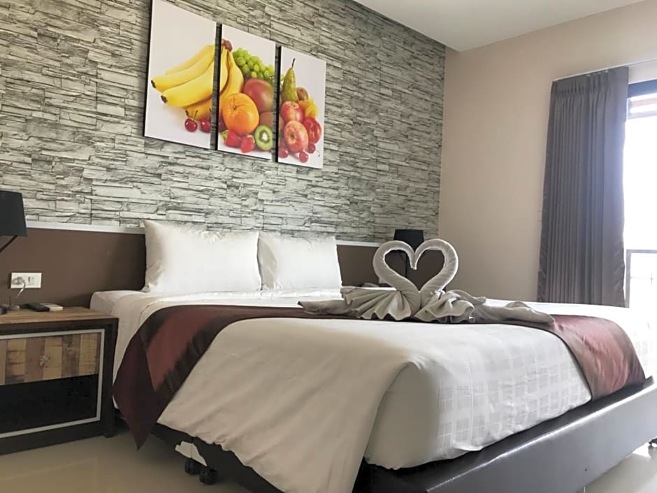 Photo 1 of 4 of Superior 1 King Bed