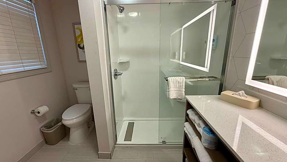 Comfort Inn & Suites Sturbridge-Brimfield