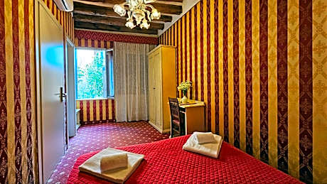 Deluxe Double or Twin Room with Garden View
