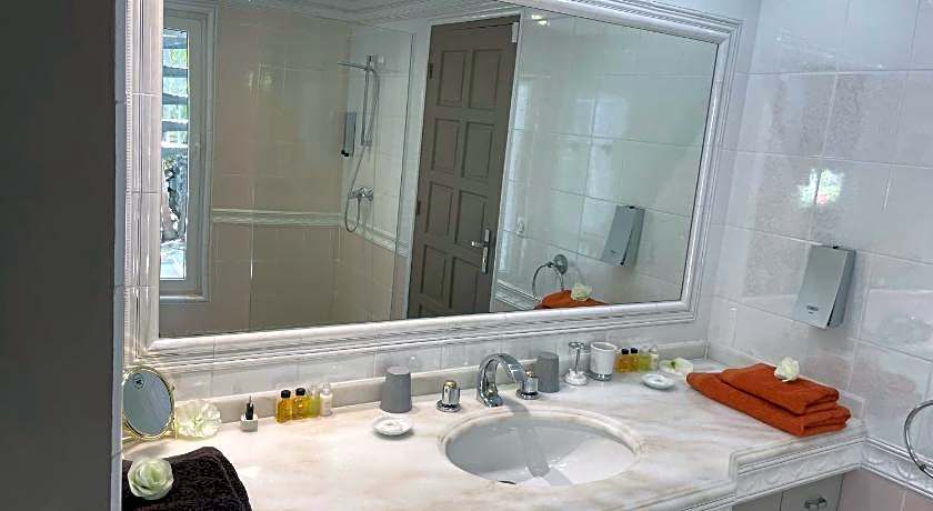 Residence Adam and Eve