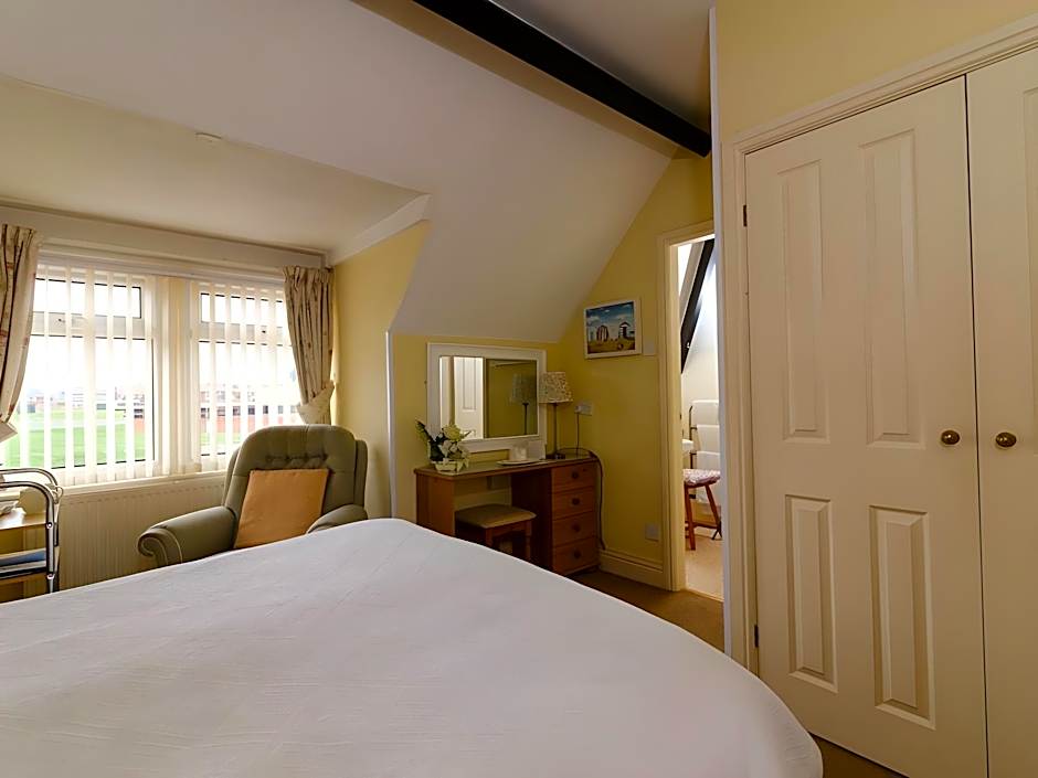 Crescent Lodge Guest House