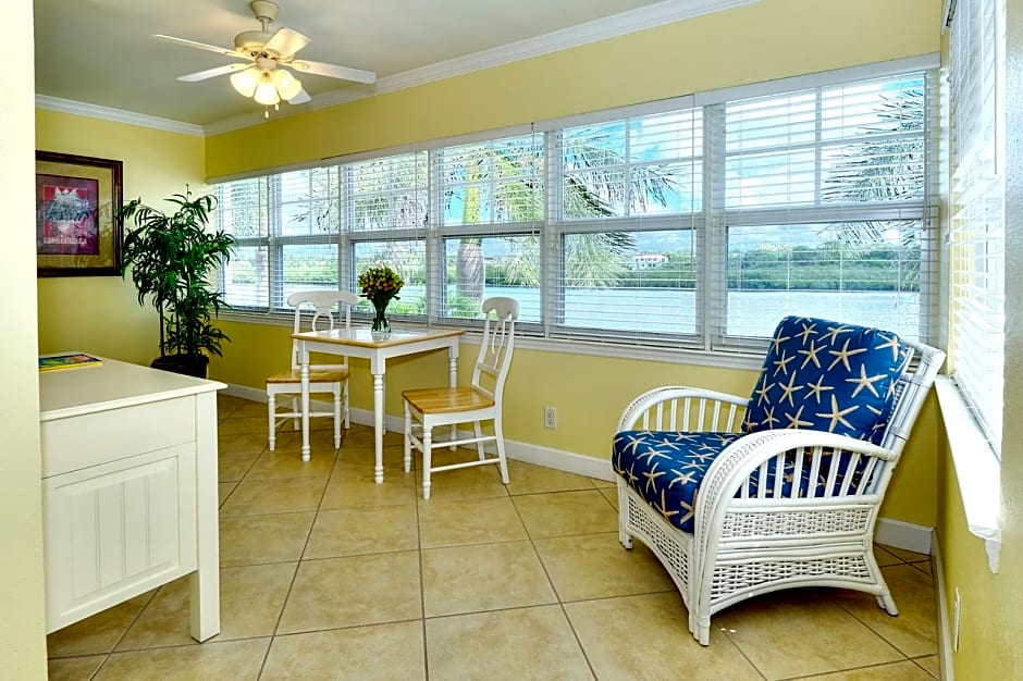 Barefoot Beach Resort