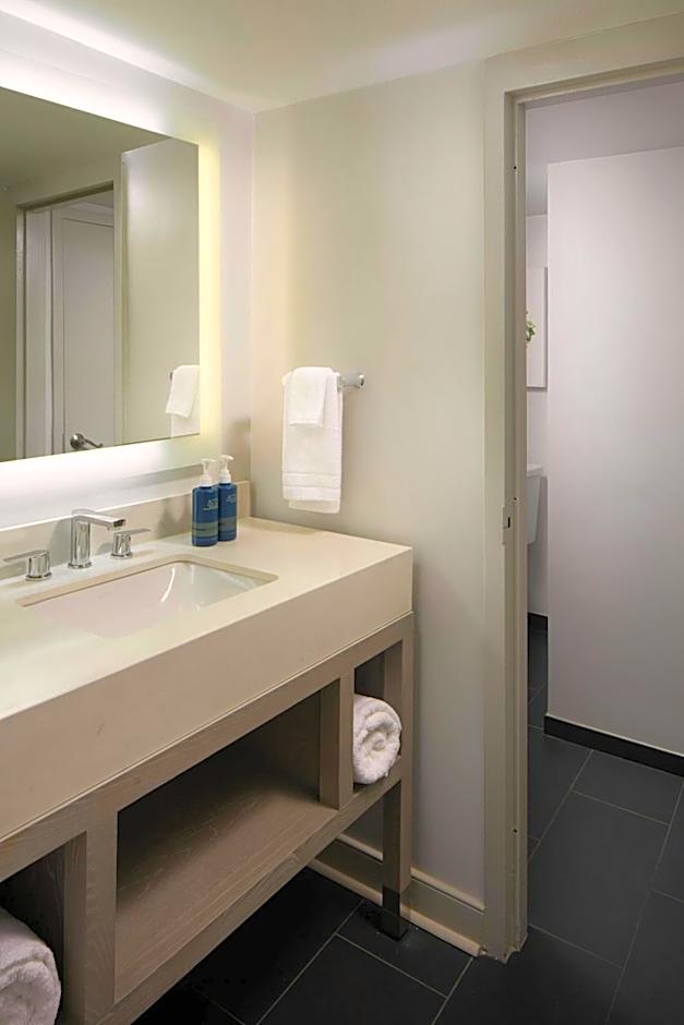 Four Points By Sheraton Richmond Airport