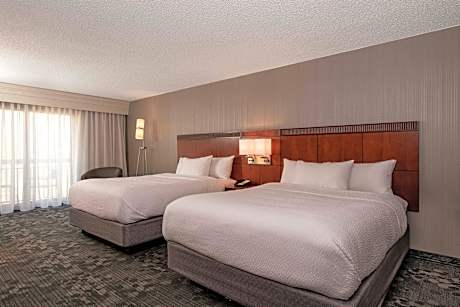 Queen Room with Two Queen Beds and Sofa Bed - Hearing Accessible