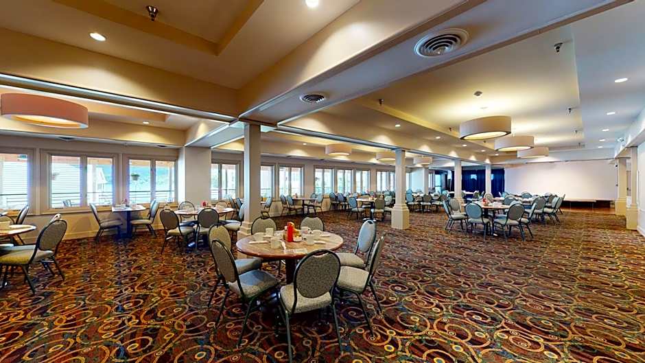 Surfside On The Lake