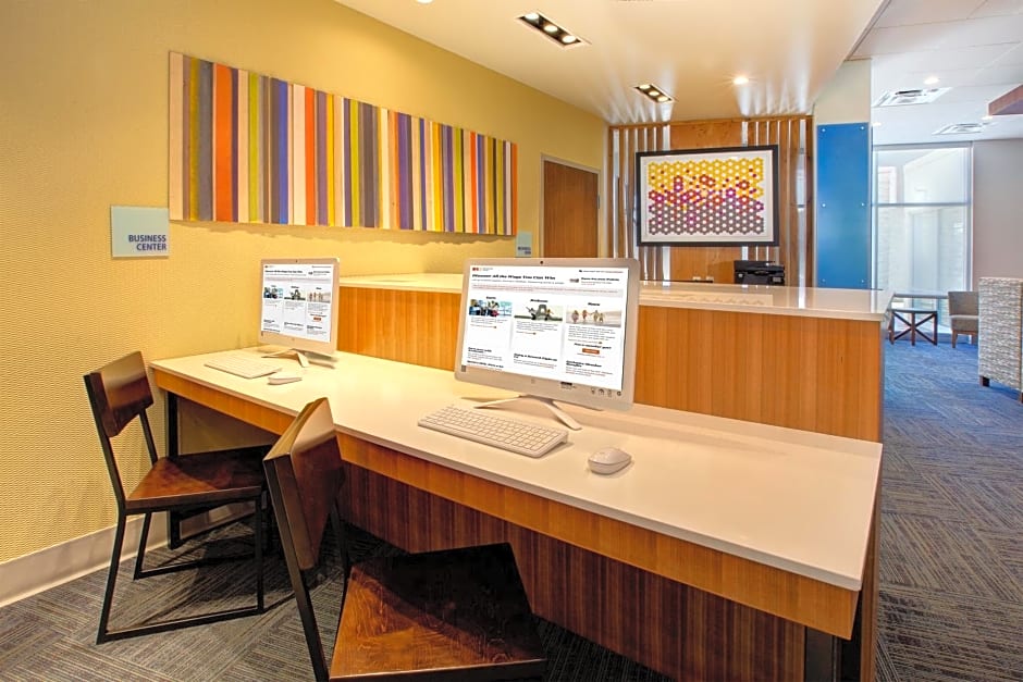 Holiday Inn Express & Suites New Castle By IHG