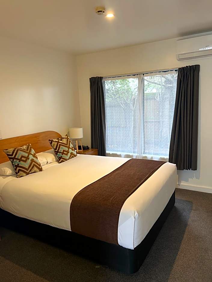 ASURE Bush Inn Court Motel