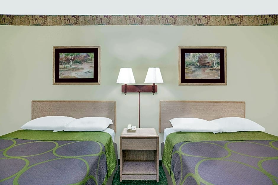 Super 8 by Wyndham Monticello
