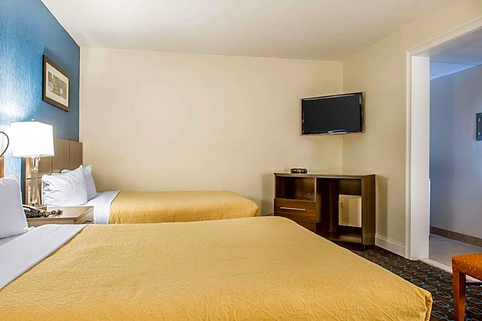 Quality Inn & Suites Middletown - Newport