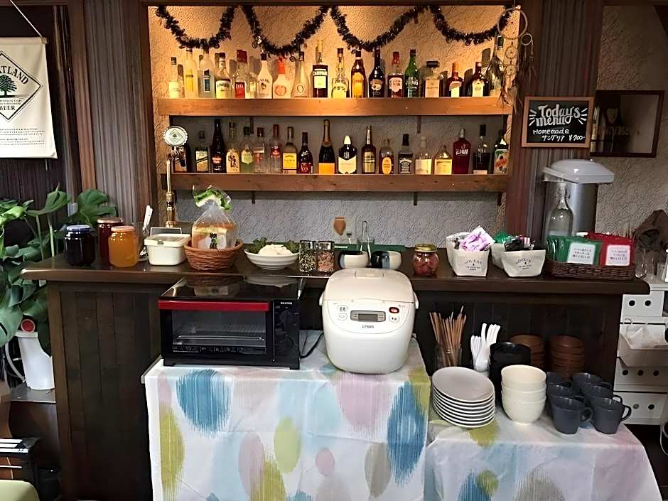 Iza Kamakura Guest House And Bar