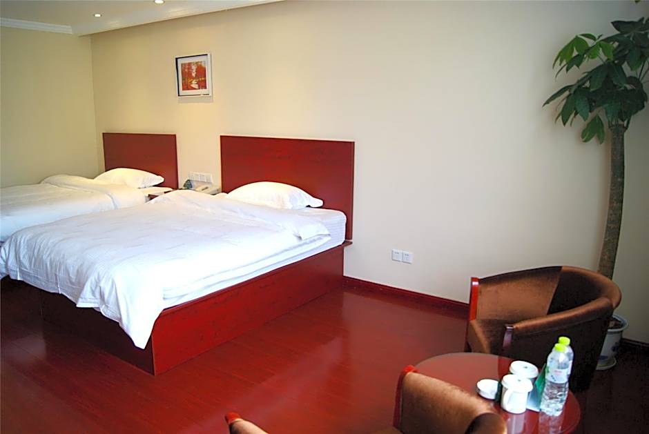 GreenTree Inn Jiangsu ZhenJiang Jurong New Bus Station Express Hotel